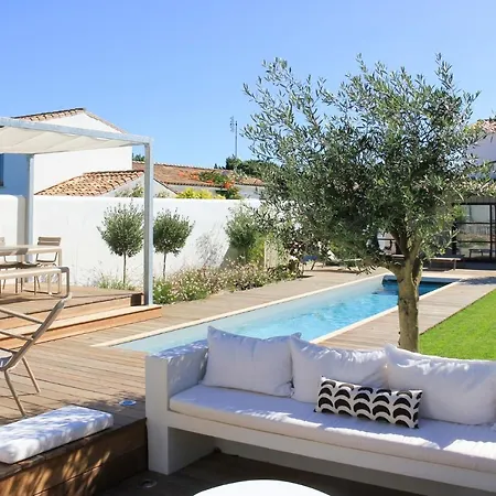 Villa Les Portes-en-re Sleeps 6 With Pool *